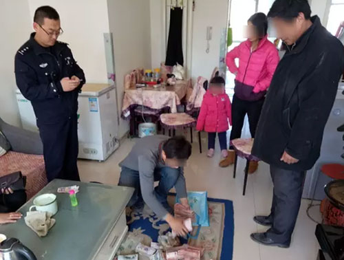 17萬當垃圾丟掉：驚慌失措！全家上陣翻找垃圾桶